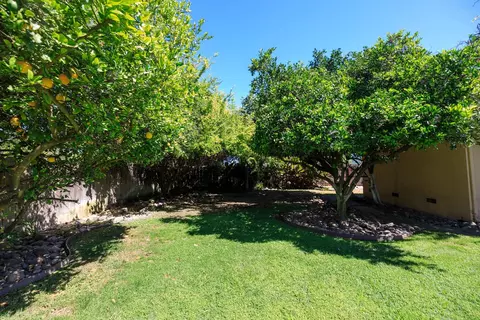 Exterior - 1065 Union Rd, Manteca, CA 95337 photo 11 of 17