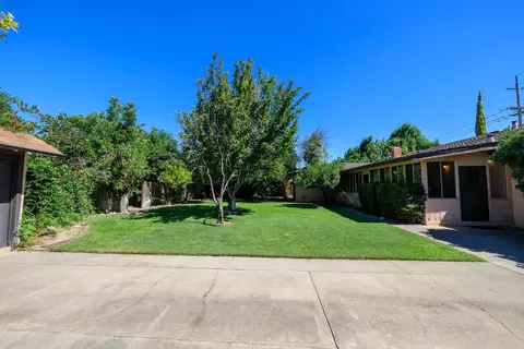 Exterior - 1065 Union Rd, Manteca, CA 95337 photo 8 of 17
