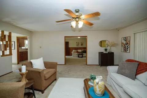 Living - 1065 Union Rd, Manteca, CA 95337 photo 7 of 11