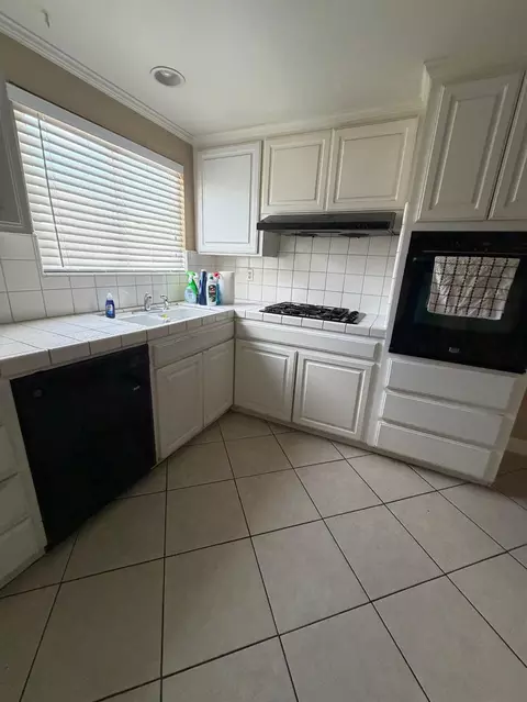 Kitchen - 5582 Jonathan Dr, Newark, CA 94560 photo 1 of 1