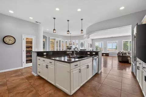 Kitchen - 9899 Trailhead Ct, Wilton, CA 95693 photo 5 of 6