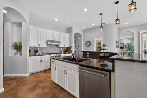 Kitchen - 9899 Trailhead Ct, Wilton, CA 95693 photo 3 of 6