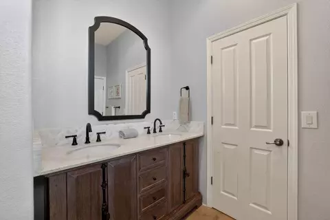 Bath - 9899 Trailhead Ct, Wilton, CA 95693 photo 1 of 6