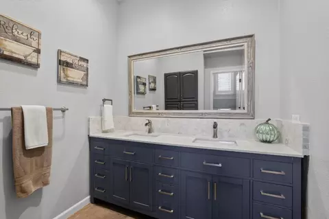 Bath - 9899 Trailhead Ct, Wilton, CA 95693 photo 3 of 6