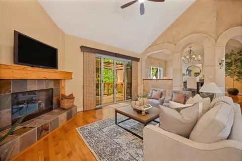 8626 Pershing Ave, Fair Oaks, CA 95628