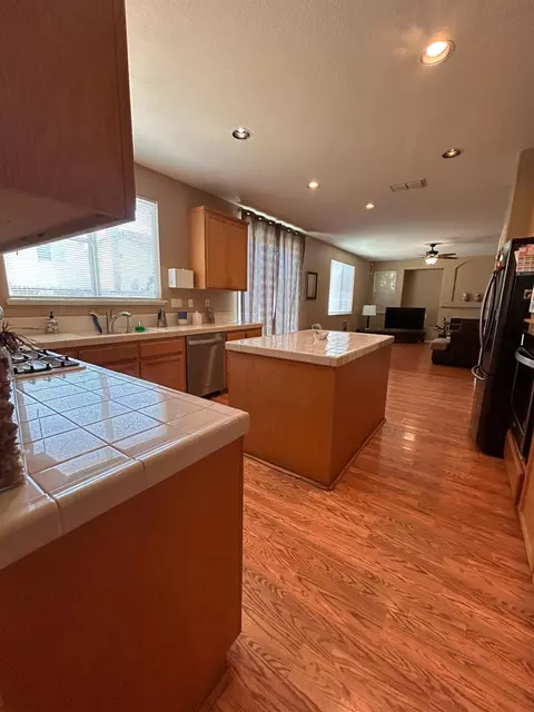 Kitchen - 3308 Yerington Ct, Modesto, CA 95355 photo 2 of 3
