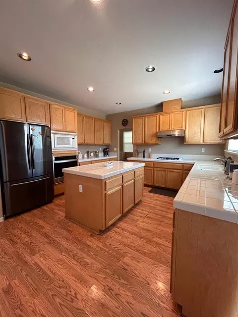 Kitchen - 3308 Yerington Ct, Modesto, CA 95355 photo 3 of 3