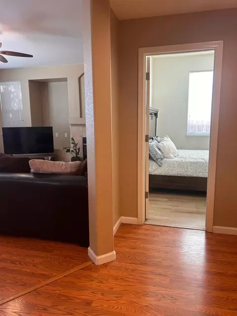 Entry Way - 3308 Yerington Ct, Modesto, CA 95355 photo 3 of 8