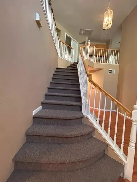 Entry Way - 3308 Yerington Ct, Modesto, CA 95355 photo 4 of 8