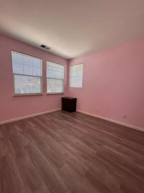 Bedroom - 3308 Yerington Ct, Modesto, CA 95355 photo 4 of 8