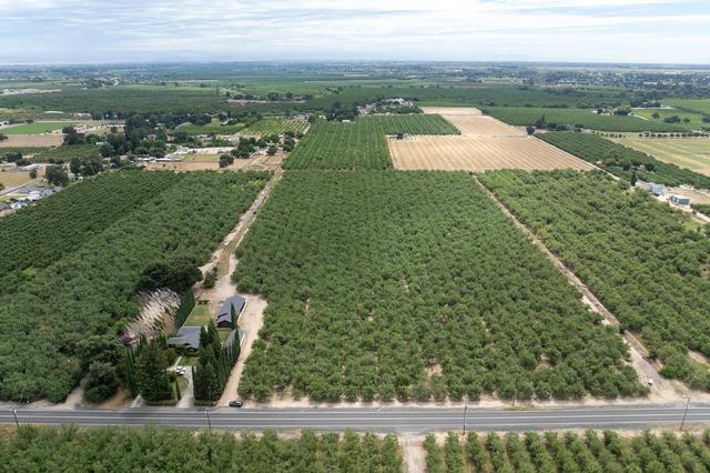 22342 Henry Rd, Escalon, CA 95320
