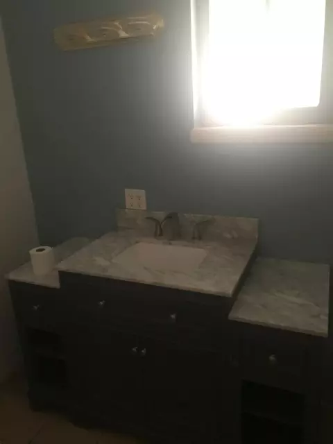 Bath - 159 E Hillcrest Dr, Auburn, CA 95603 photo 1 of 5