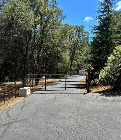 10273 Holcomb Dr, Grass Valley, CA 95949