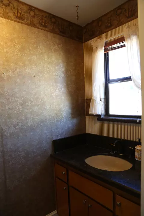 Bath - 3791 Luneman Rd, Placerville, CA 95667 photo 1 of 7