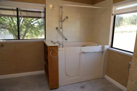 Bath - 3791 Luneman Rd, Placerville, CA 95667 photo 3 of 7