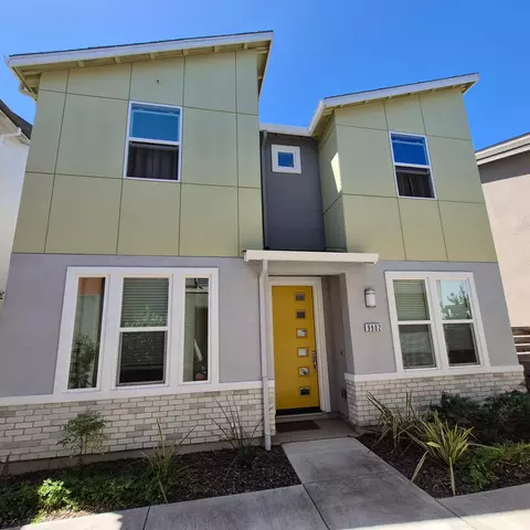 9902 Del Surf Ln, Elk Grove, CA 95757
