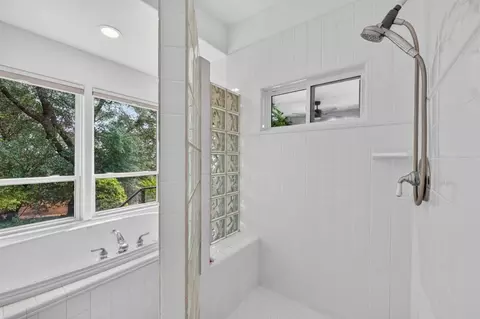Bath - 1760 Red Fox Rd, Placerville, CA 95667 photo 5 of 7