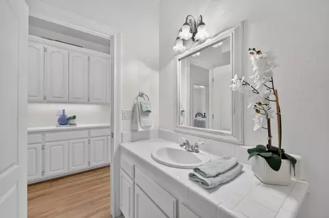 Bath - 1760 Red Fox Rd, Placerville, CA 95667 photo 6 of 7