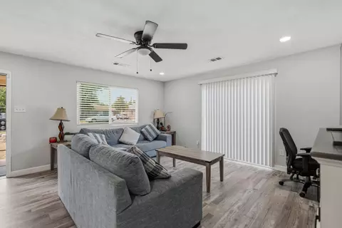 1000 Hawthorne Ave, Modesto, CA 95350 photo 5