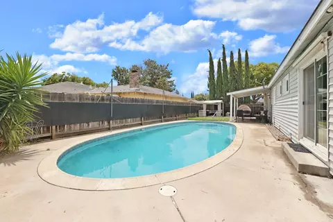 Exterior - 1700 Chapala Way, Modesto, CA 95355 photo 3 of 10