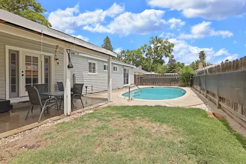 Exterior - 1700 Chapala Way, Modesto, CA 95355 photo 4 of 10