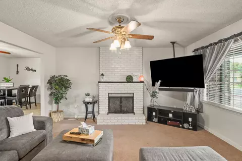 Living - 1700 Chapala Way, Modesto, CA 95355 photo 3 of 4