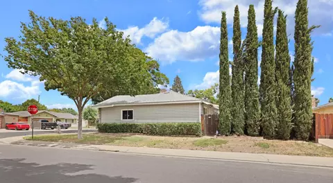 Exterior - 1700 Chapala Way, Modesto, CA 95355 photo 7 of 10