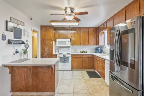 Kitchen - 1700 Chapala Way, Modesto, CA 95355 photo 3 of 5