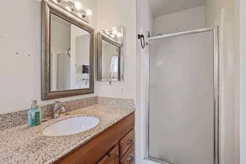 Bath - 1700 Chapala Way, Modesto, CA 95355 photo 4 of 4
