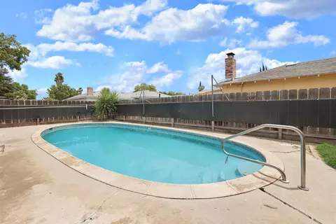 Exterior - 1700 Chapala Way, Modesto, CA 95355 photo 2 of 10