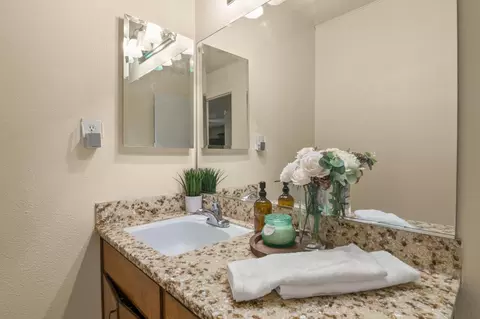 Bath - 1700 Chapala Way, Modesto, CA 95355 photo 1 of 4