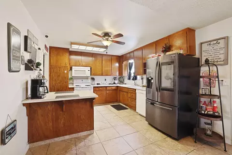 Kitchen - 1700 Chapala Way, Modesto, CA 95355 photo 6 of 8