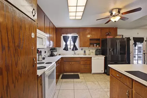 Kitchen - 1700 Chapala Way, Modesto, CA 95355 photo 1 of 8