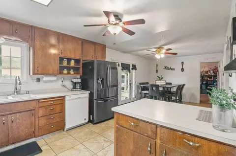Kitchen - 1700 Chapala Way, Modesto, CA 95355 photo 2 of 5