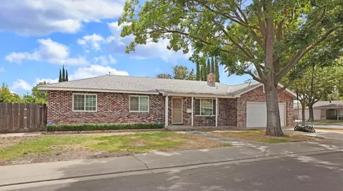 Exterior - 1700 Chapala Way, Modesto, CA 95355 photo 8 of 10