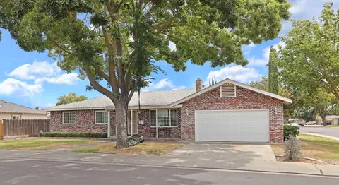 Exterior - 1700 Chapala Way, Modesto, CA 95355 photo 9 of 10
