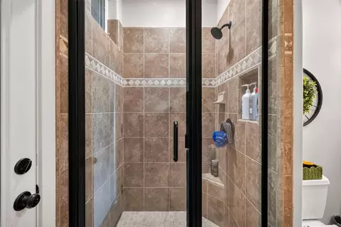 Bath - 3930 Aruba Ct, Chico, CA 95973 photo 2 of 5