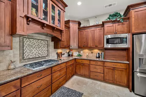 Kitchen - 3930 Aruba Ct, Chico, CA 95973 photo 5 of 6