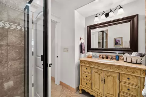Bath - 3930 Aruba Ct, Chico, CA 95973 photo 4 of 5