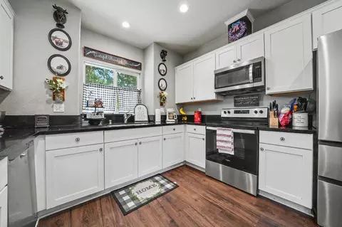 Kitchen - 1016 Jackson Gate Rd, Jackson, CA 95642 photo 2 of 3