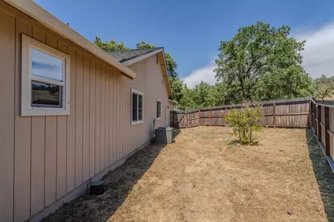 Exterior - 1016 Jackson Gate Rd, Jackson, CA 95642 photo 8 of 12
