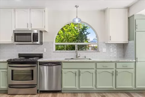 Kitchen - 769 Oak Crest Cir, Placerville, CA 95667 photo 2 of 3