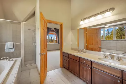 Bath - 717 Swanson Ln, Colfax, CA 95713 photo 2 of 4