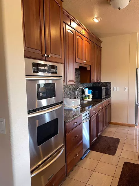 Kitchen - 717 Swanson Ln, Colfax, CA 95713 photo 4 of 5