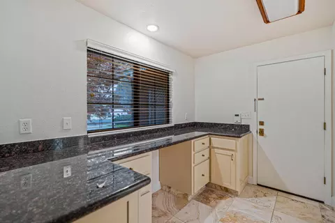 3829 Mondrian Dr, Modesto, CA 95356 photo 10