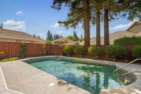 3829 Mondrian Dr, Modesto, CA 95356 photo 2