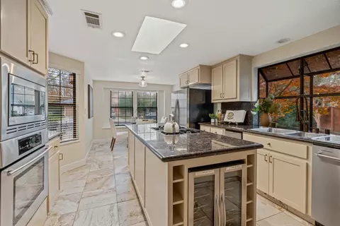 3829 Mondrian Dr, Modesto, CA 95356 photo 4