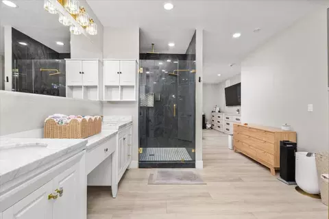 Bath - 770 Mulholand Dr, Ripon, CA 95366 photo 4 of 7