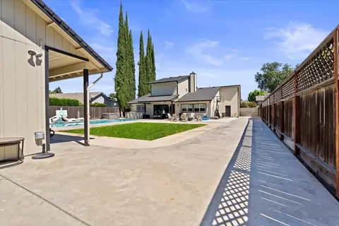 Exterior - 770 Mulholand Dr, Ripon, CA 95366 photo 9 of 10