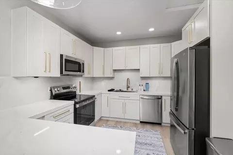 Kitchen - 770 Mulholand Dr, Ripon, CA 95366 photo 4 of 4
